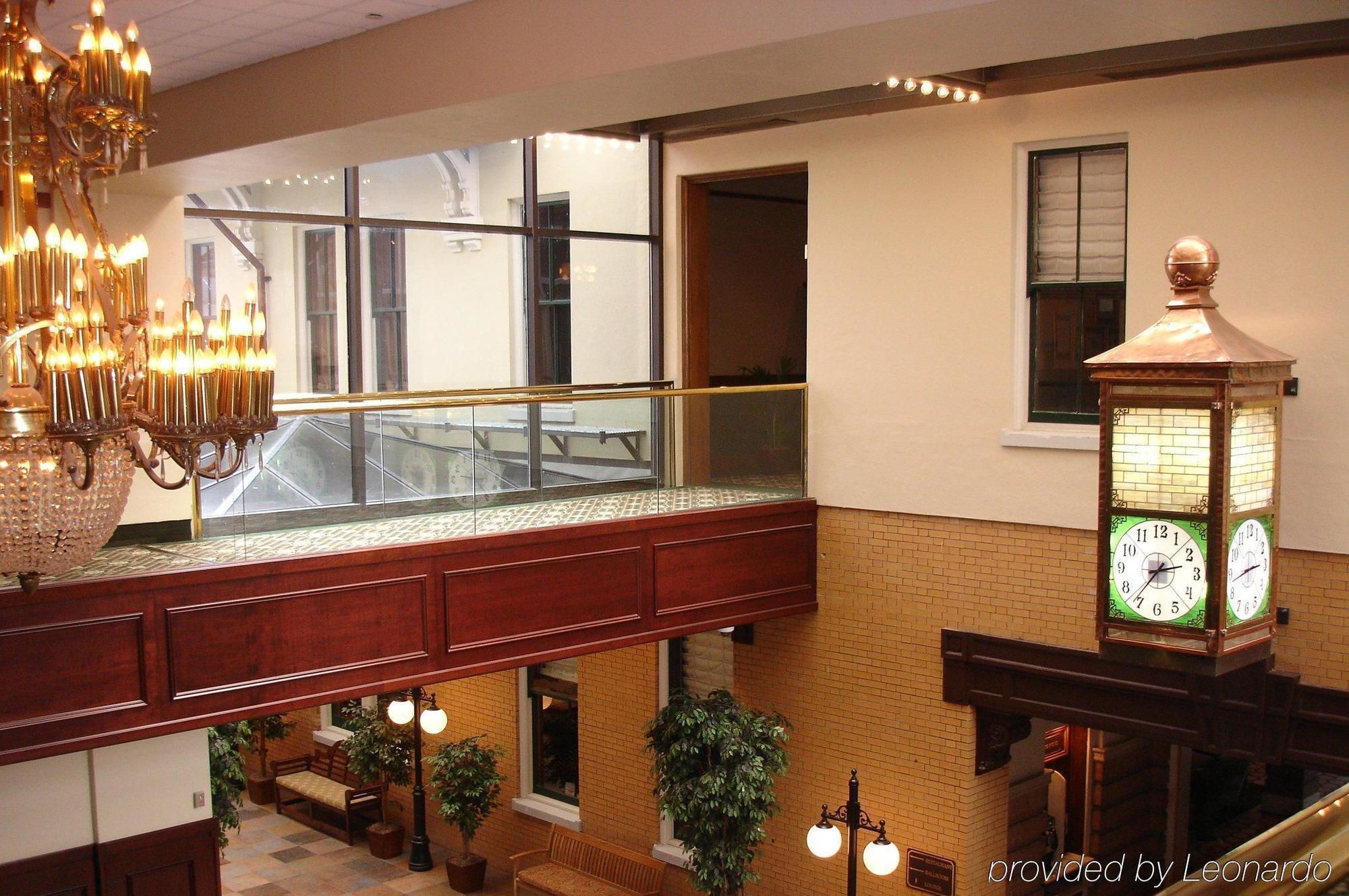 Hotel Crowne Plaza Pensacola Grand Interior foto