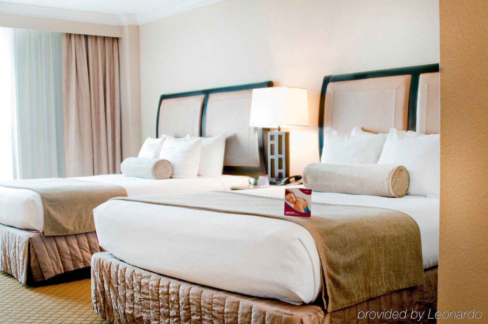 Hotel Crowne Plaza Pensacola Grand Exterior foto