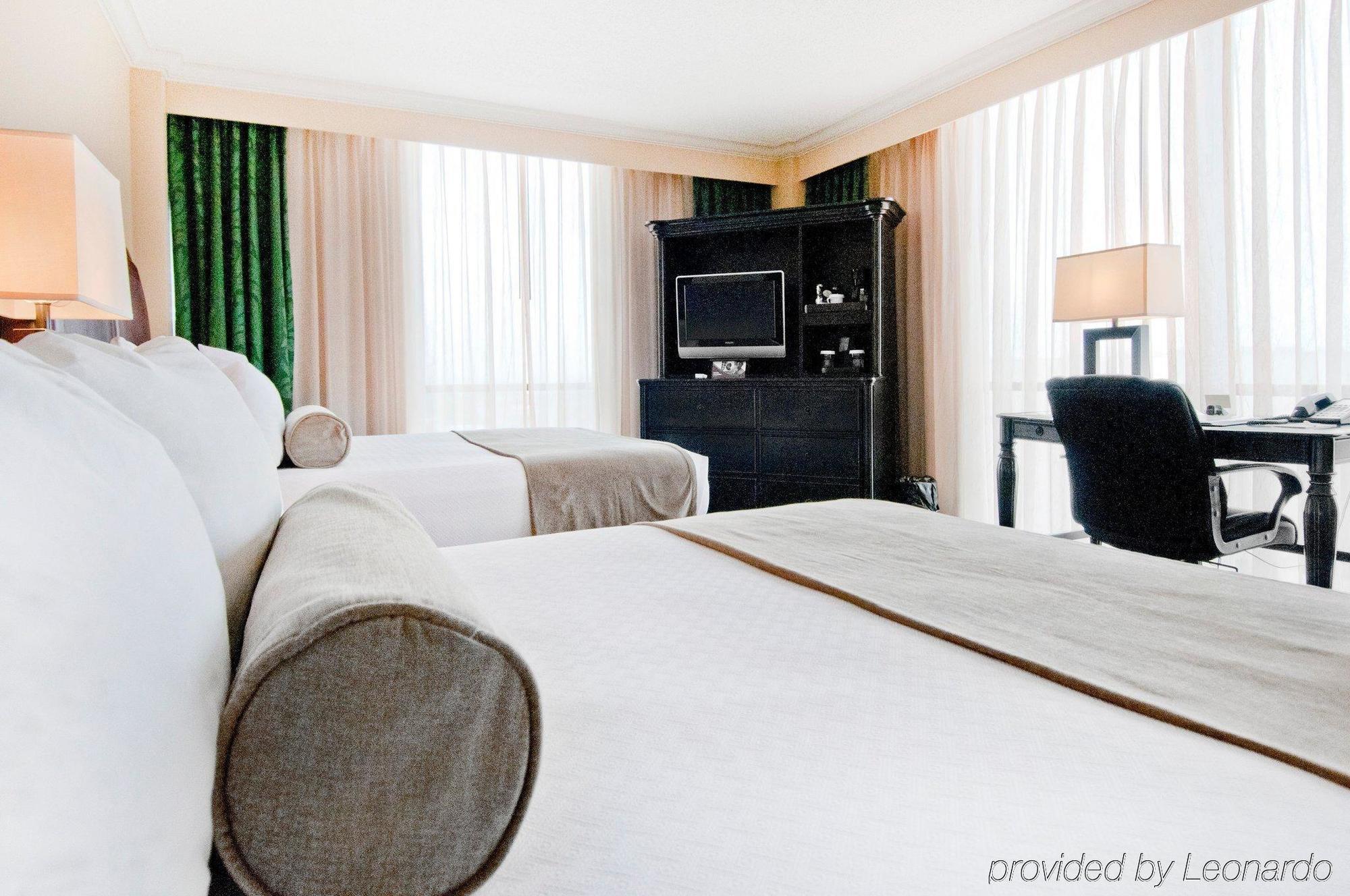 Hotel Crowne Plaza Pensacola Grand Exterior foto