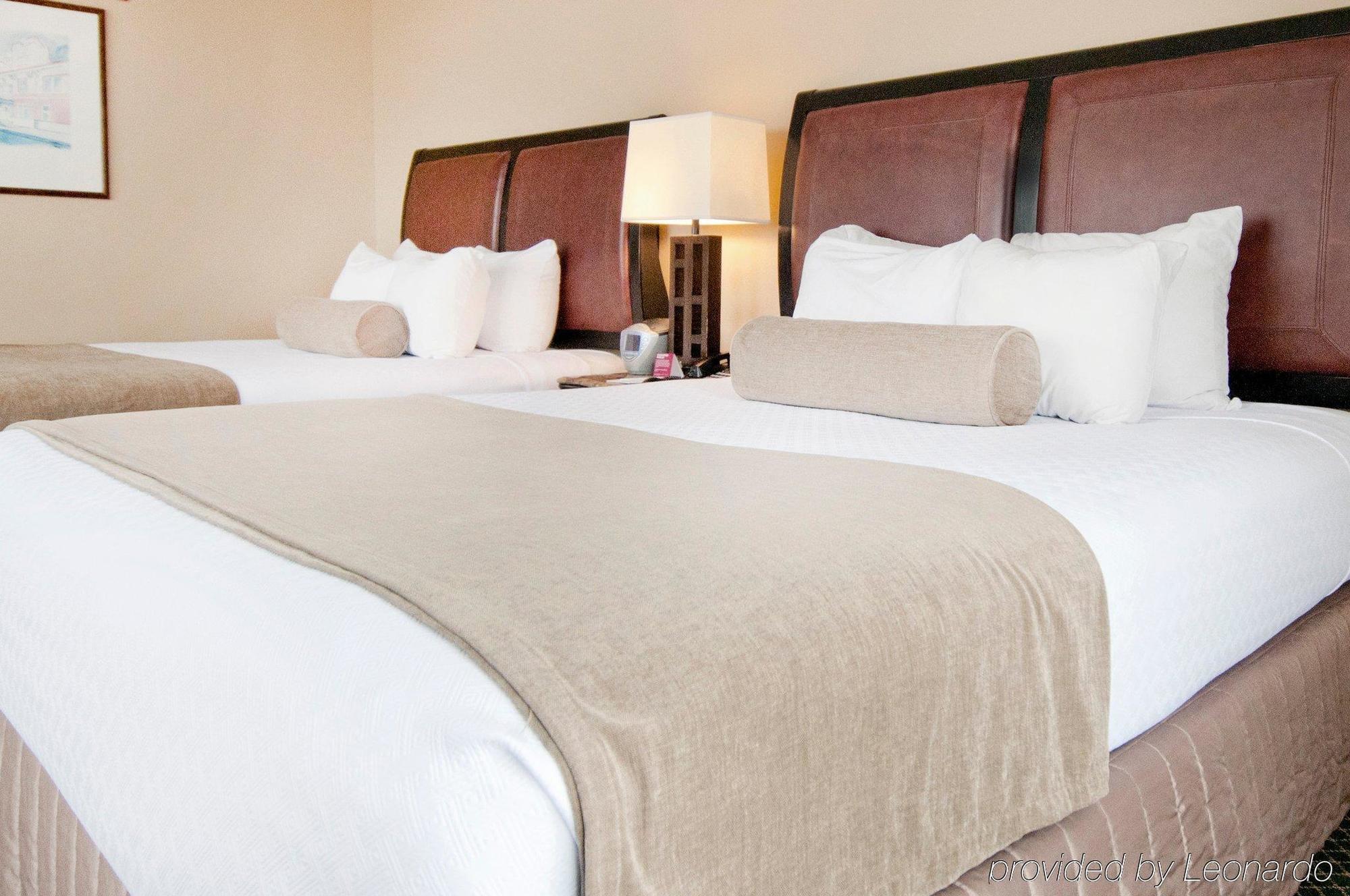 Hotel Crowne Plaza Pensacola Grand Exterior foto