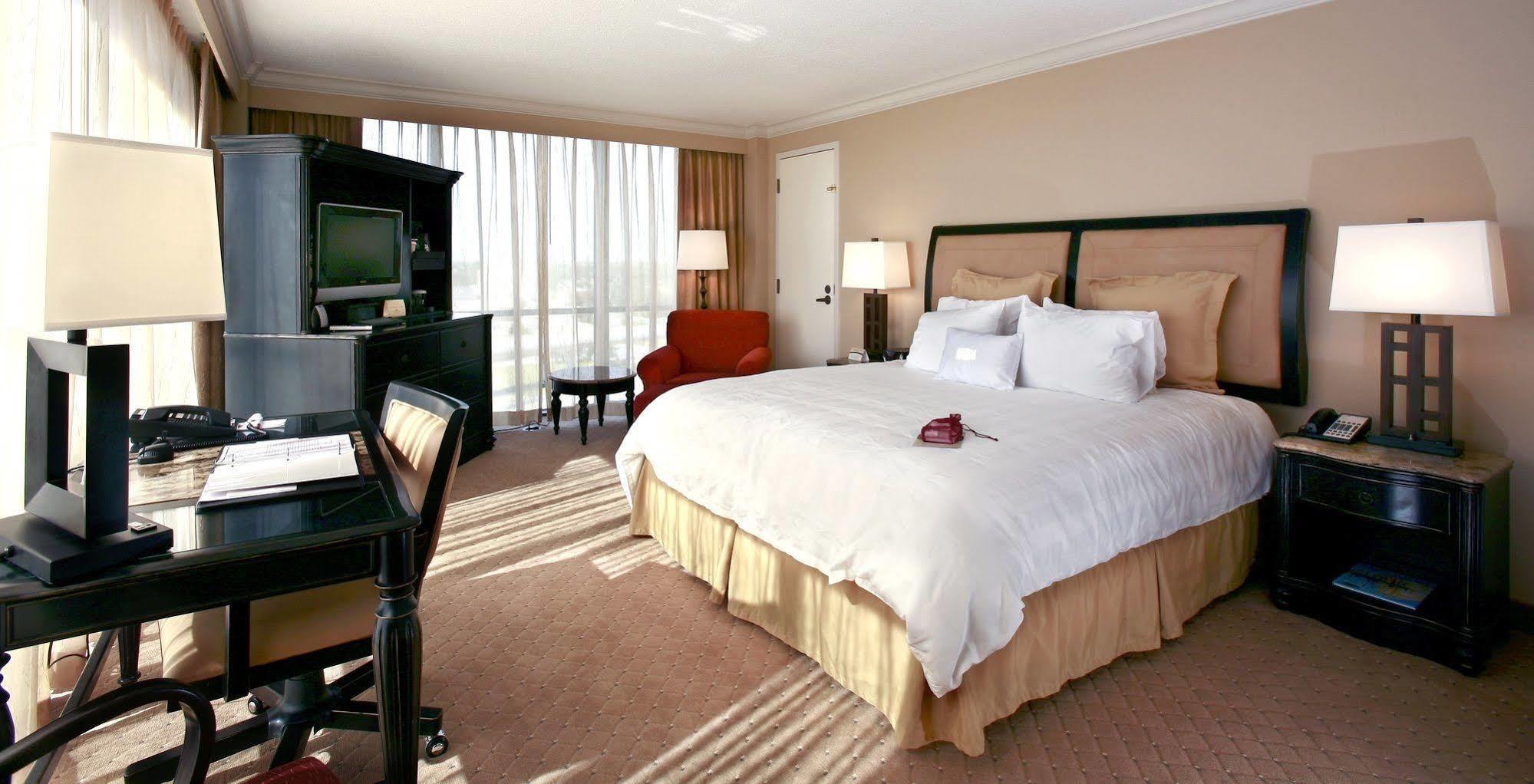 Hotel Crowne Plaza Pensacola Grand Exterior foto