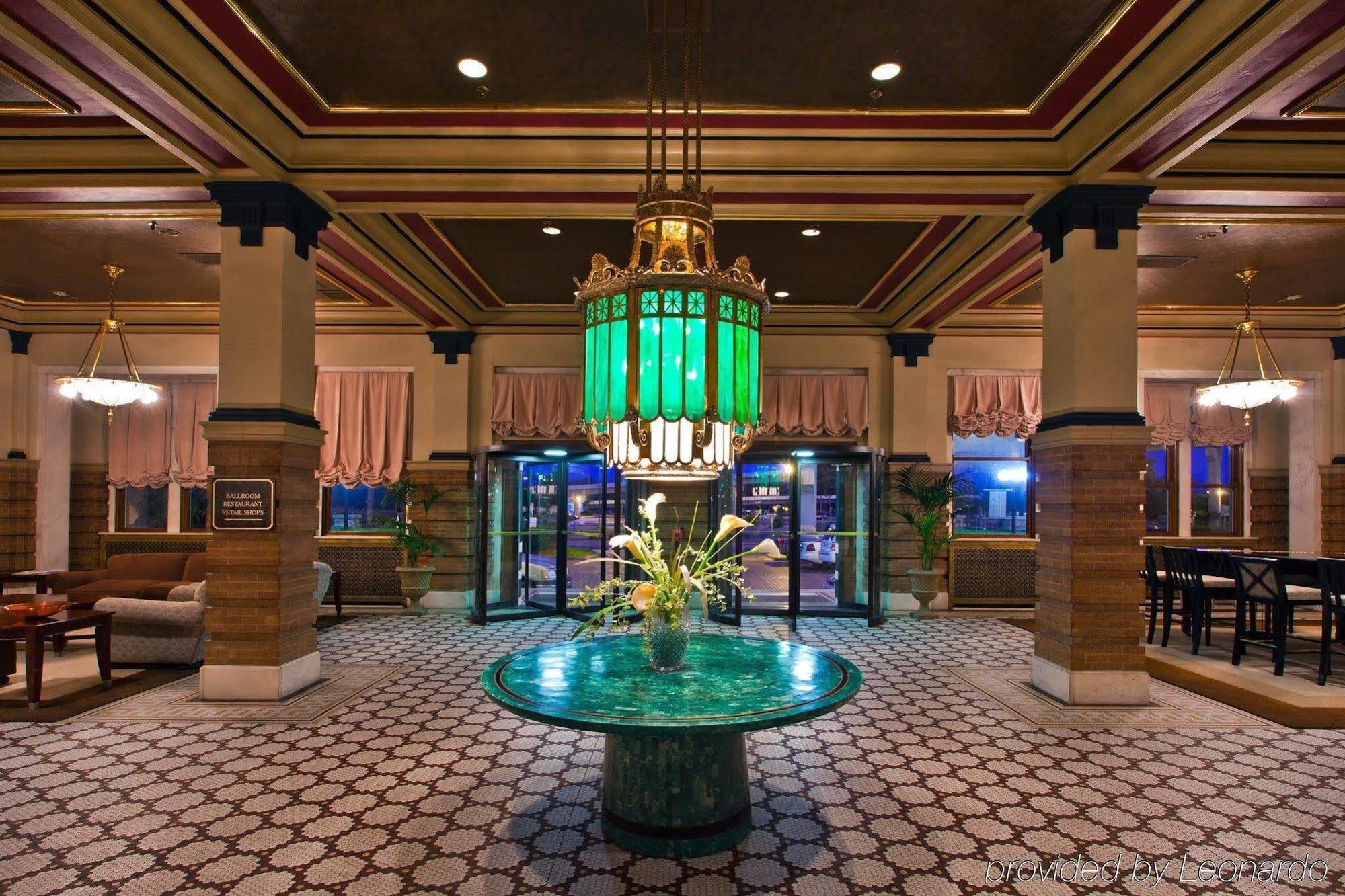 Hotel Crowne Plaza Pensacola Grand Interior foto