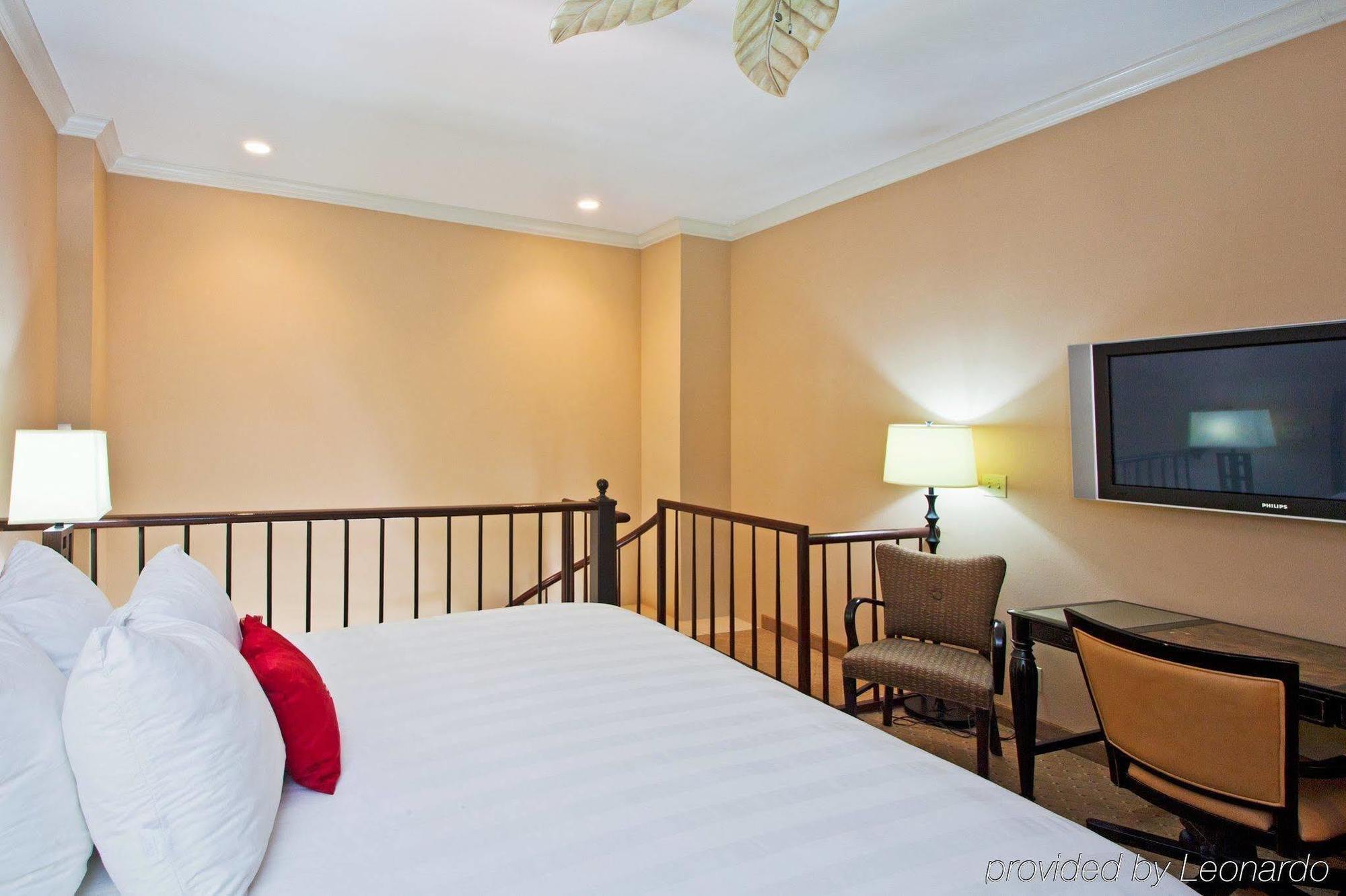 Hotel Crowne Plaza Pensacola Grand Habitación foto